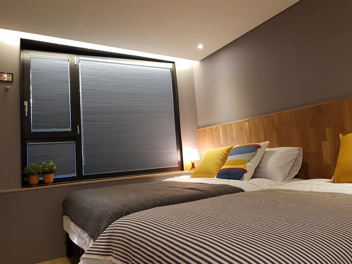 Hostel Cleo Seoul Hongdae Exterior photo