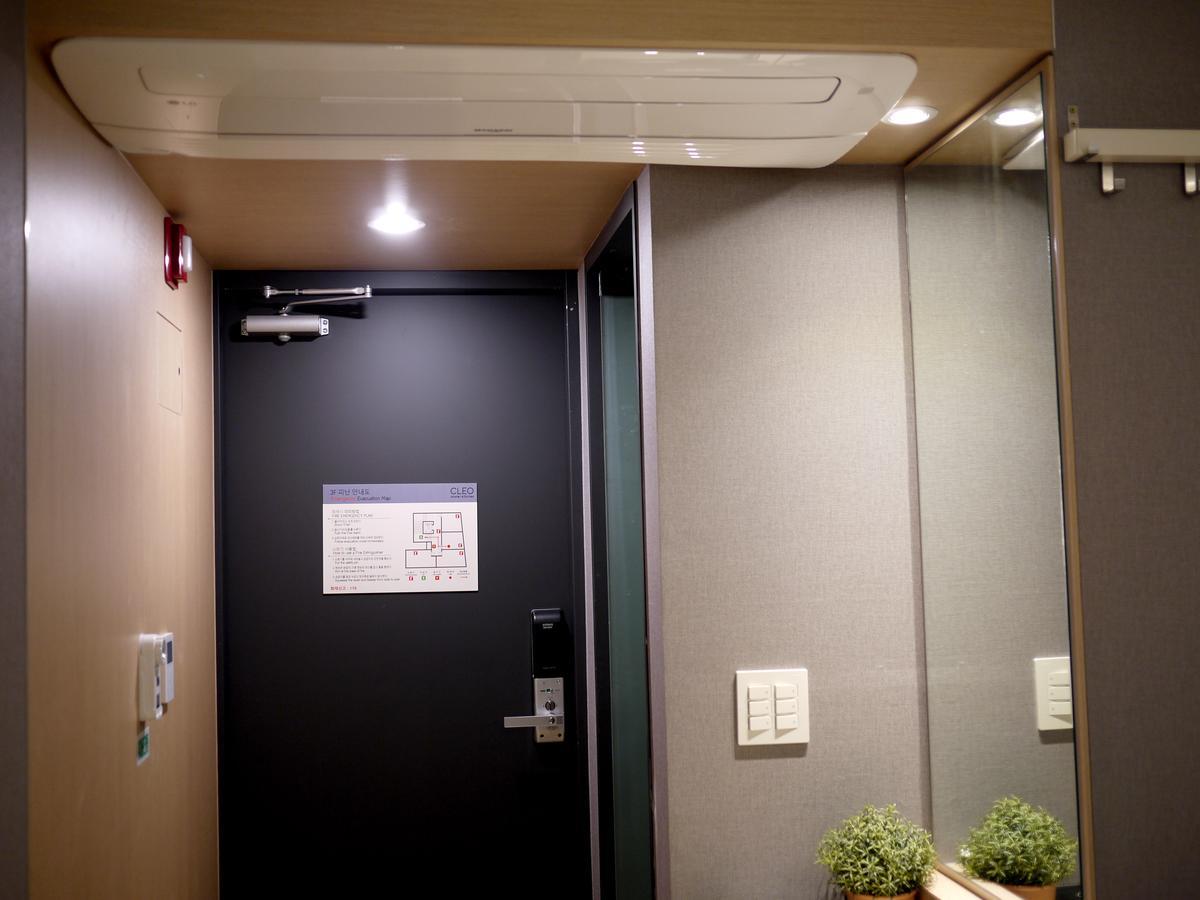 Hostel Cleo Seoul Hongdae Exterior photo