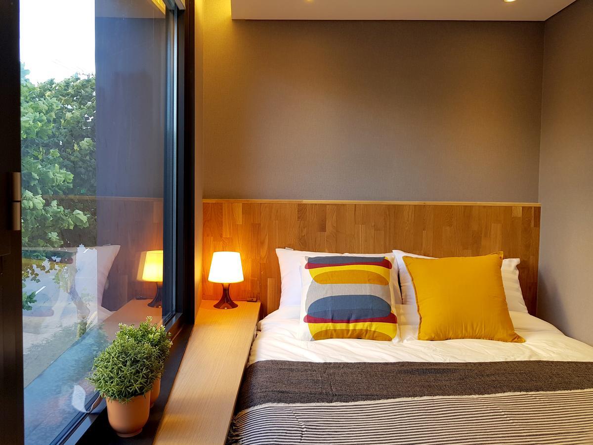 Hostel Cleo Seoul Hongdae Exterior photo