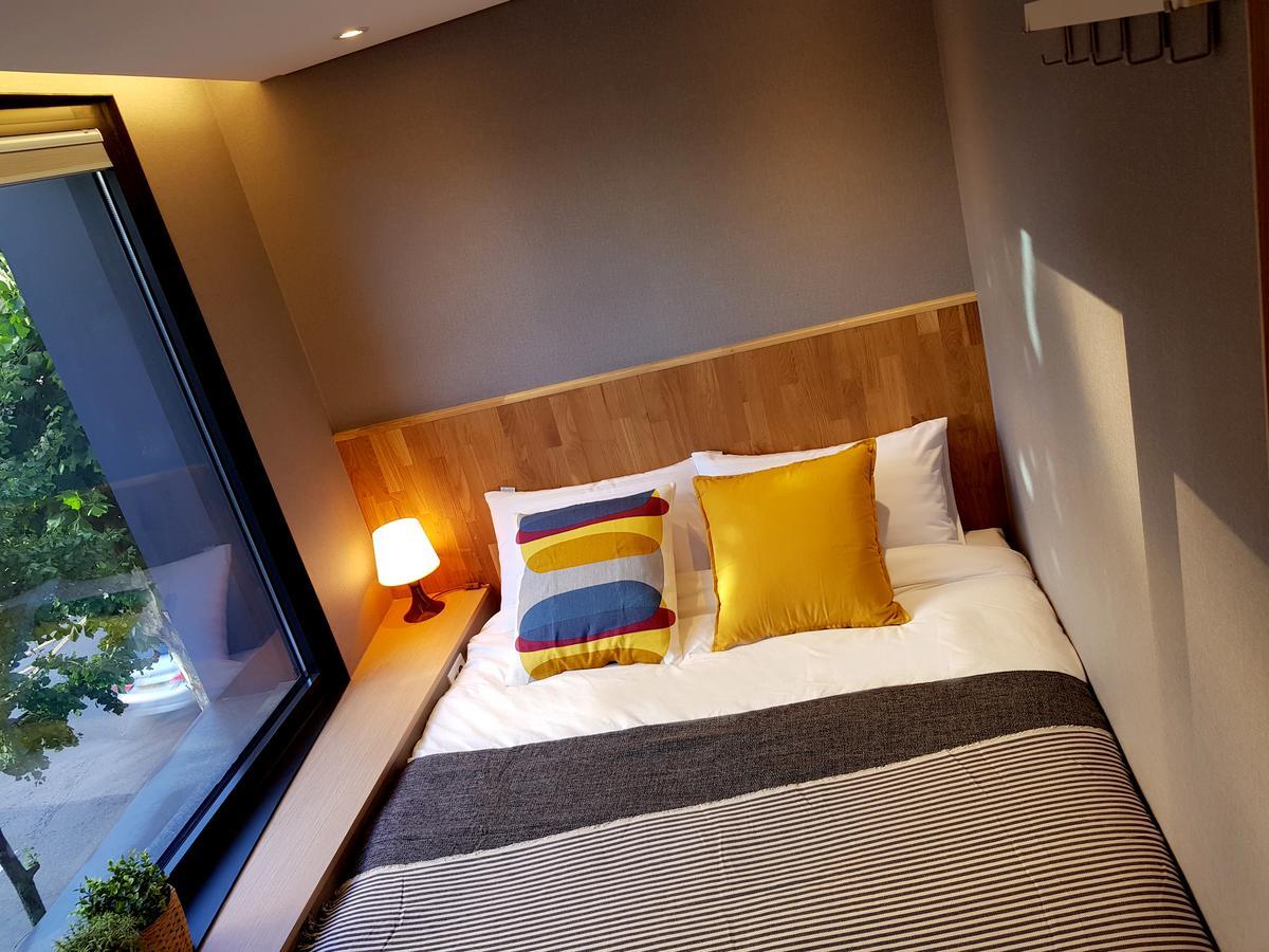 Hostel Cleo Seoul Hongdae Exterior photo