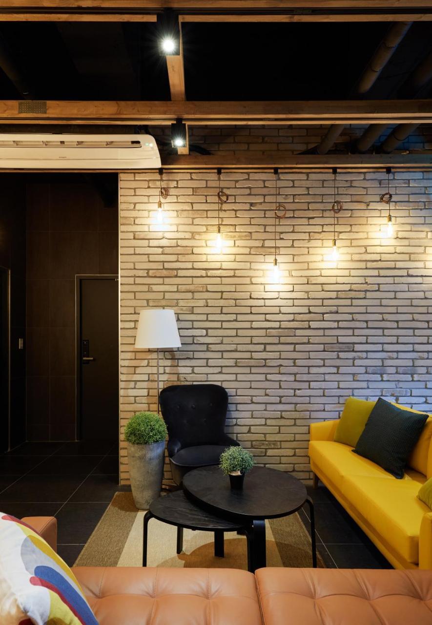 Hostel Cleo Seoul Hongdae Exterior photo