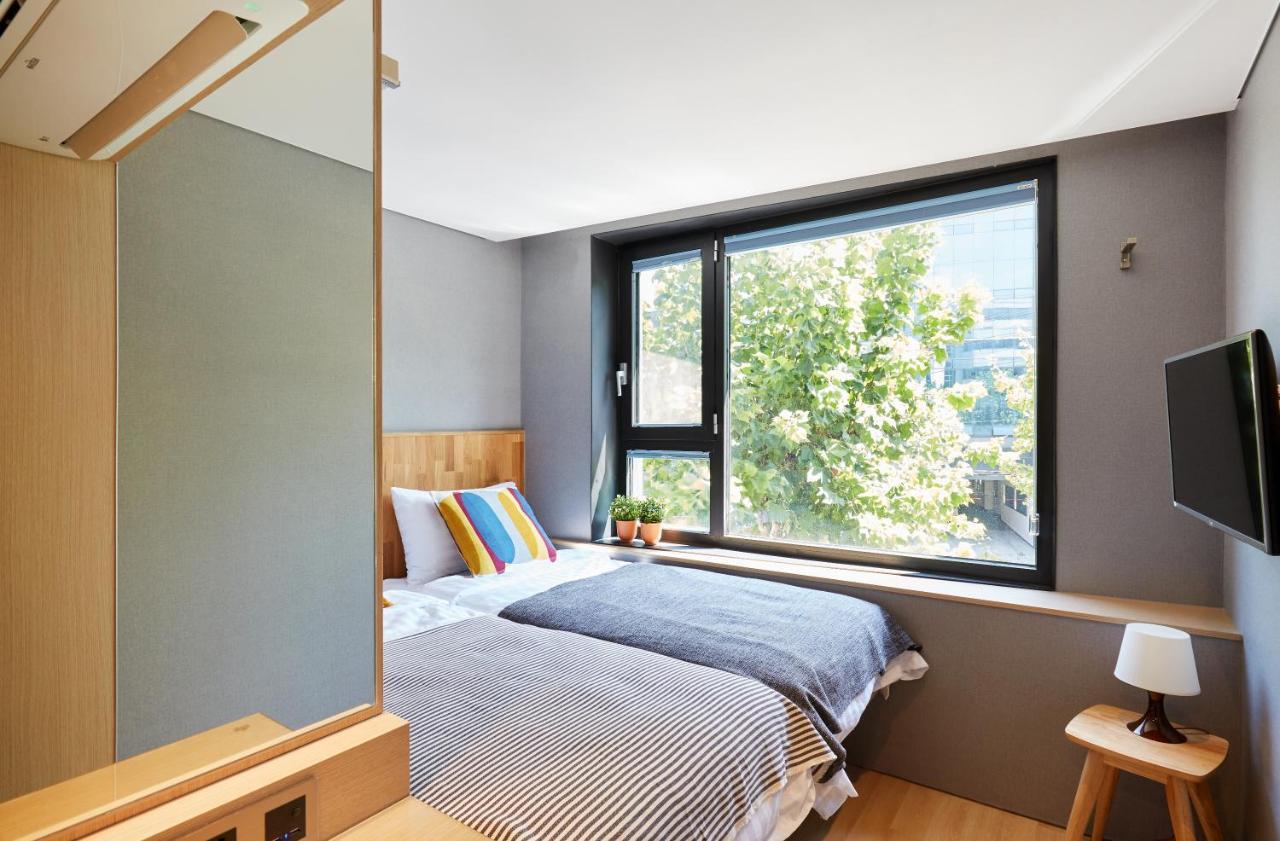 Hostel Cleo Seoul Hongdae Exterior photo