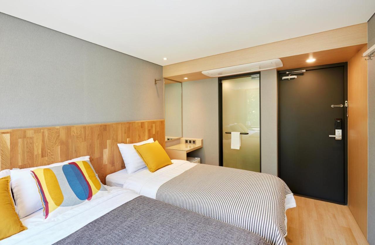 Hostel Cleo Seoul Hongdae Exterior photo